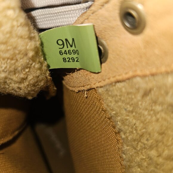 Women's size 9 Timberland boots - Picture 3 of 7